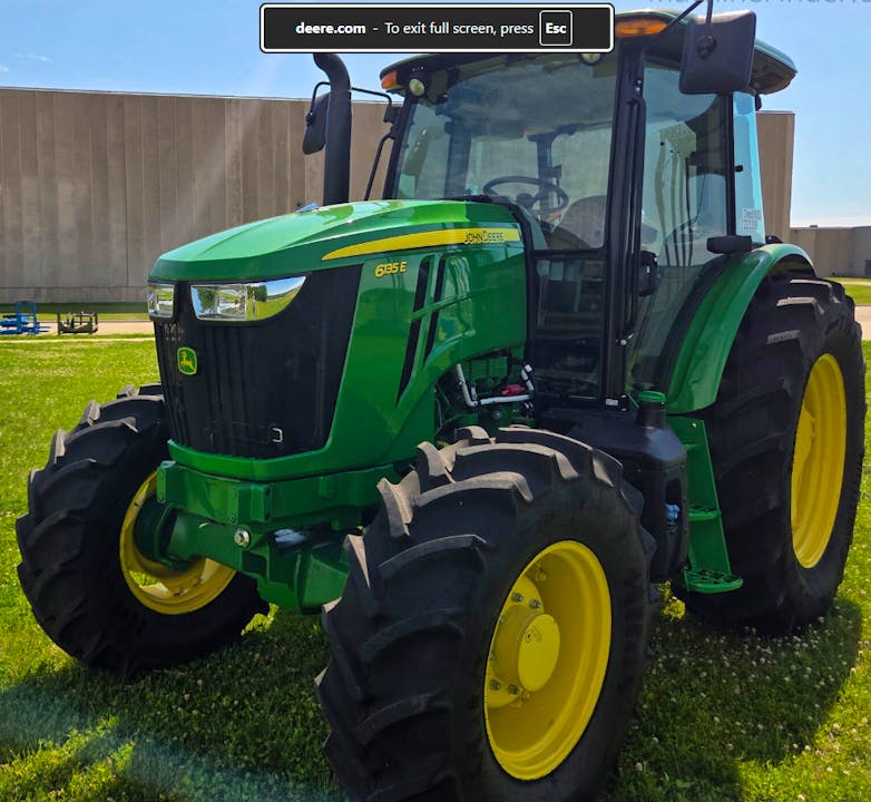 John Deere 6135E
