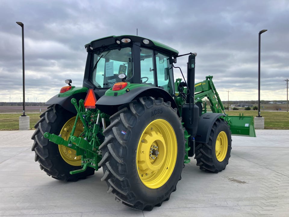 John Deere 6145M