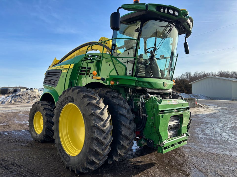 John Deere 8200