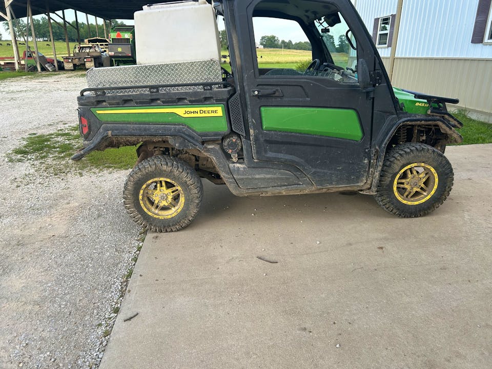 John Deere 845M