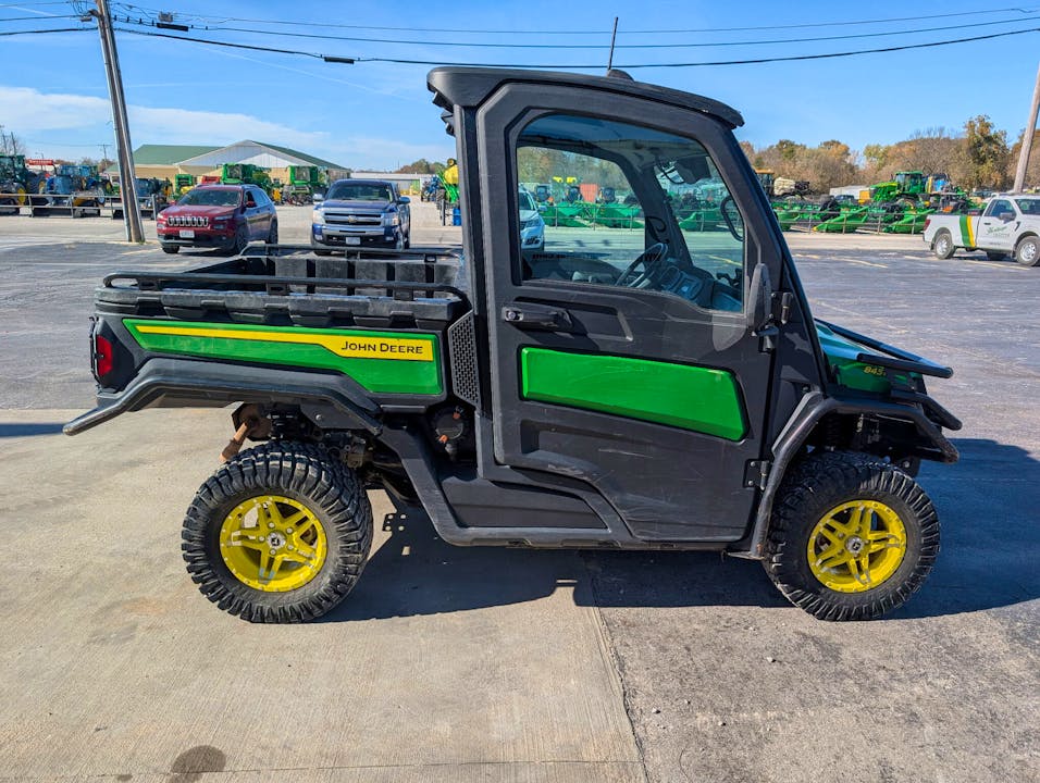 John Deere XUV845M