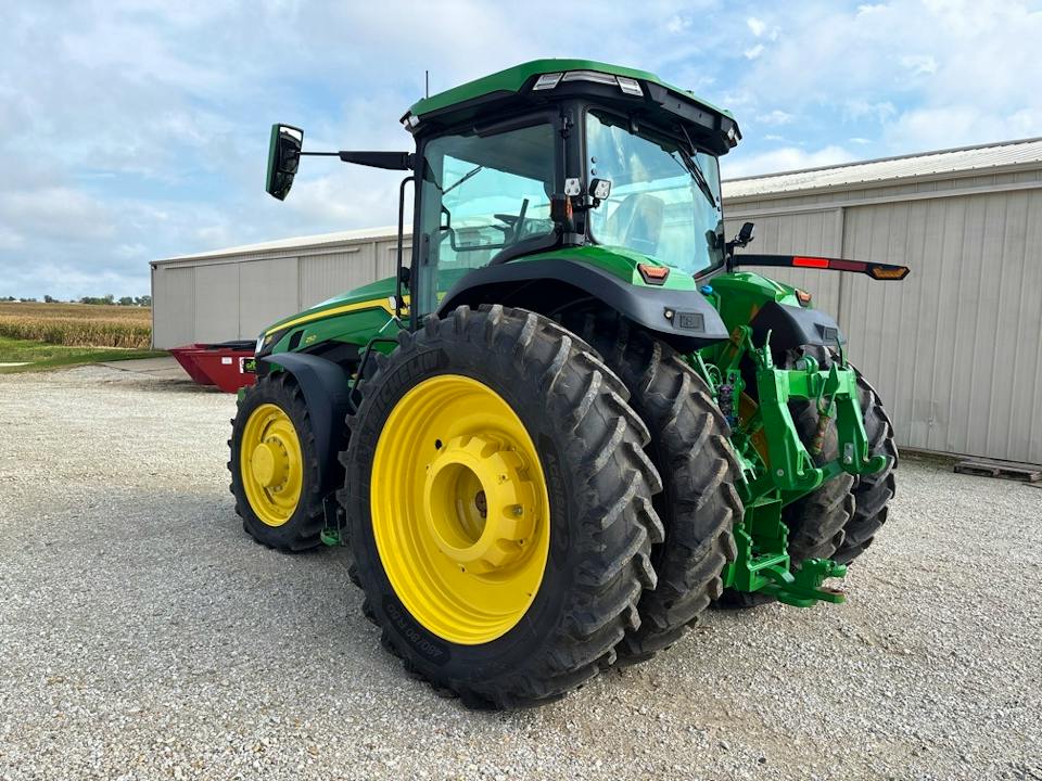 John Deere 8R 250