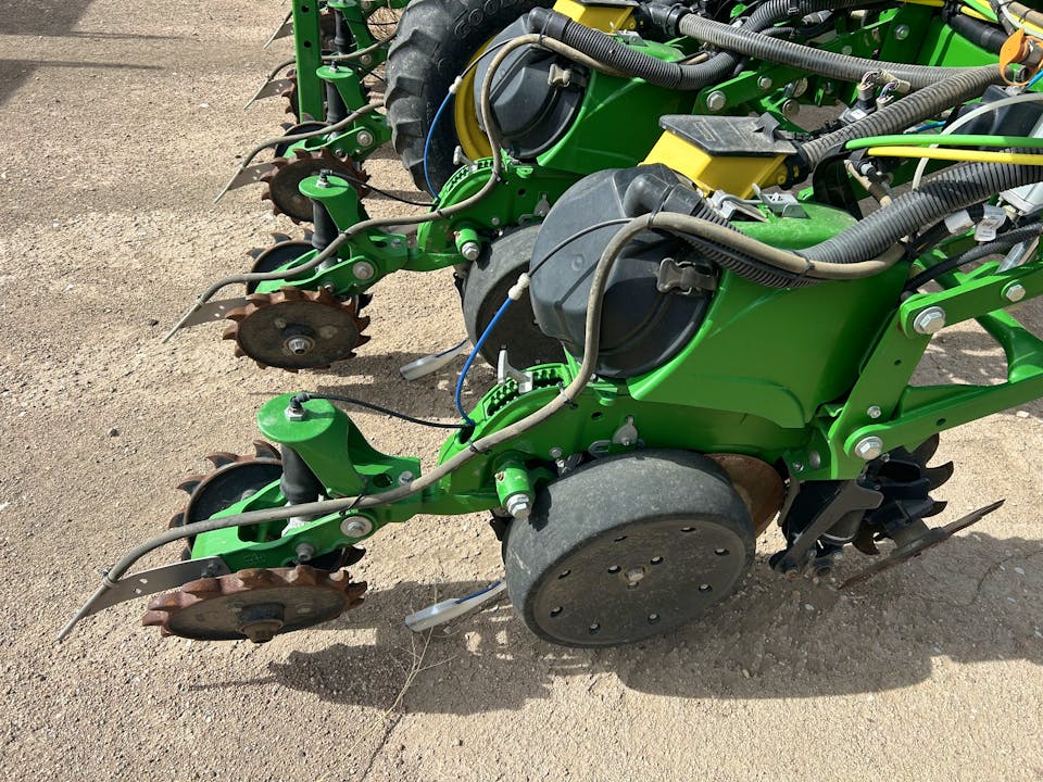 John Deere DR16X