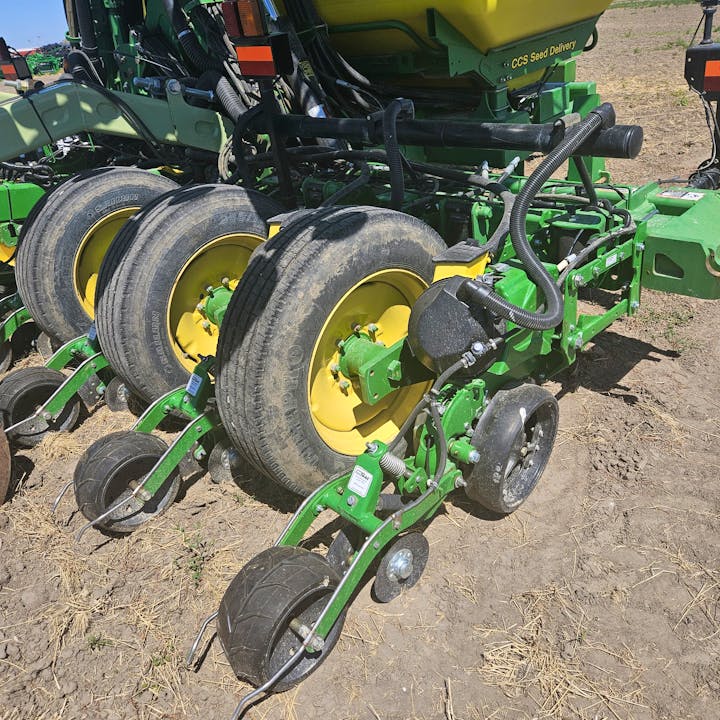 John Deere DR24