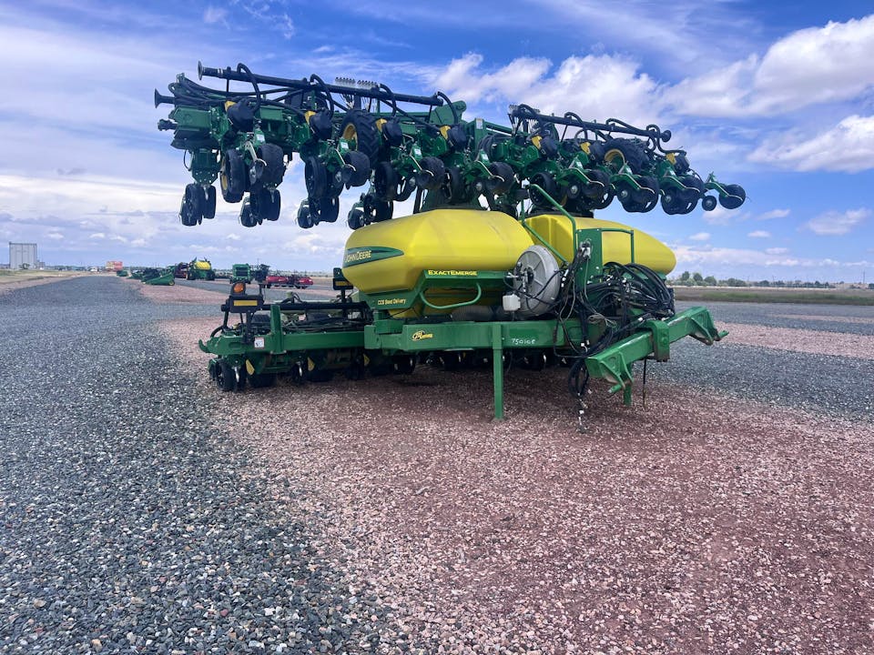 John Deere DR24