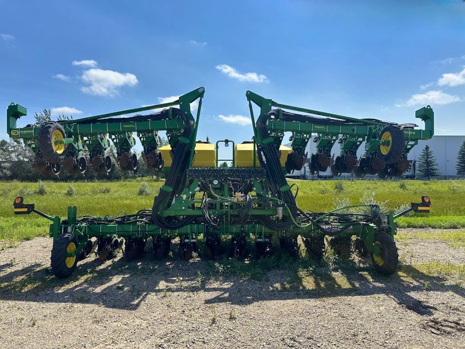 John Deere DR24