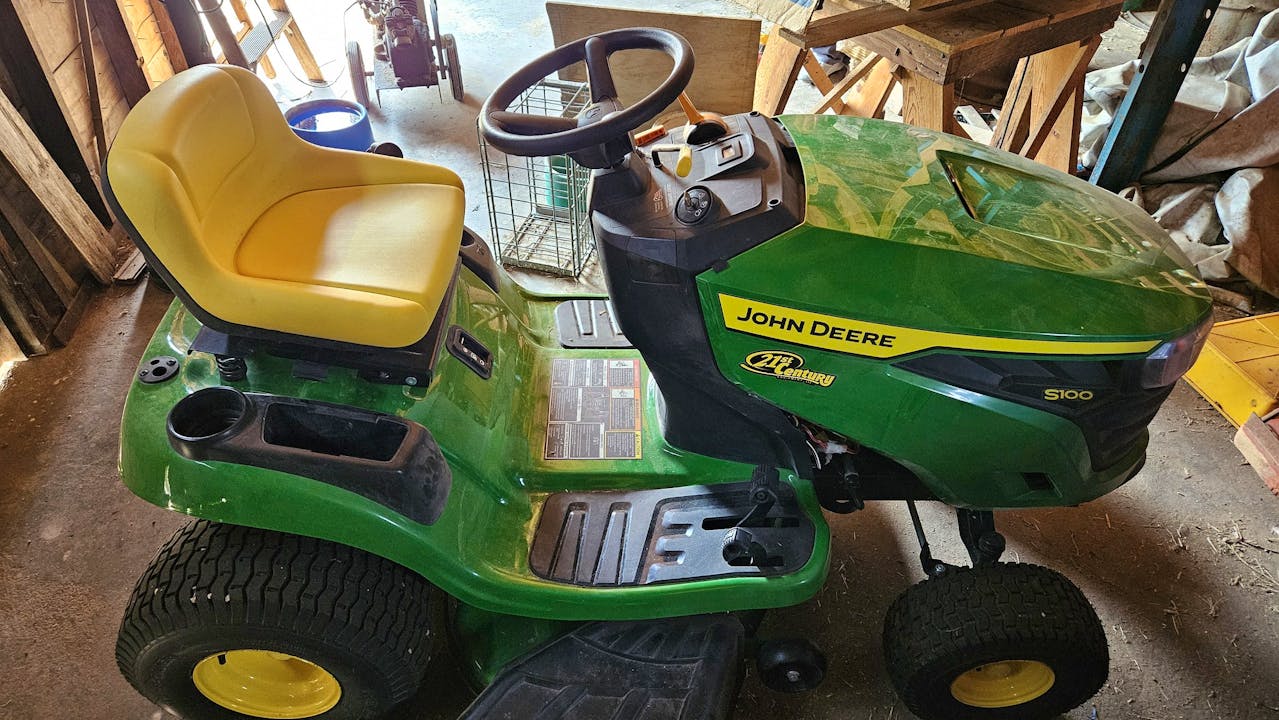 John Deere S100