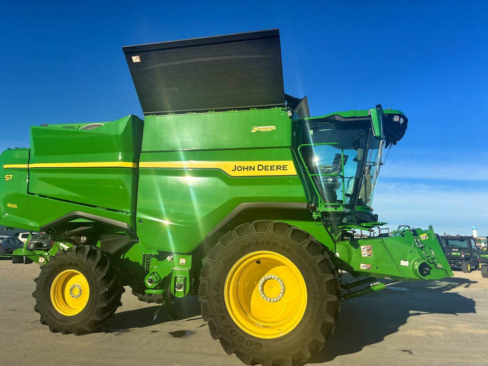 John Deere S7 600