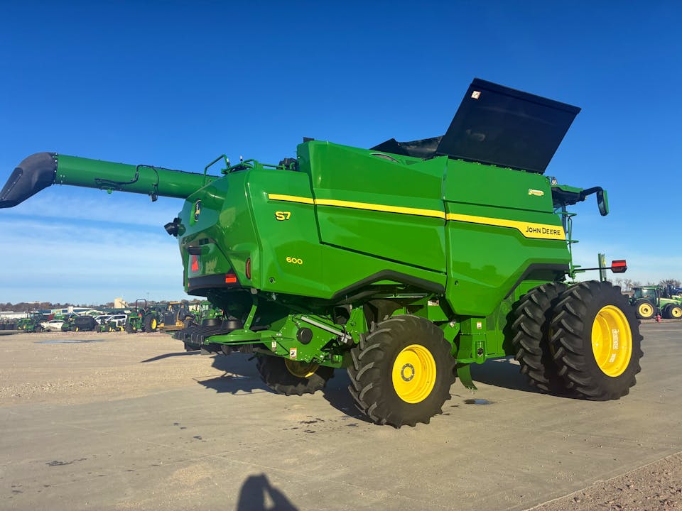 John Deere S7 600