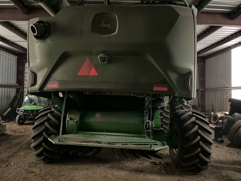 John Deere S7 700