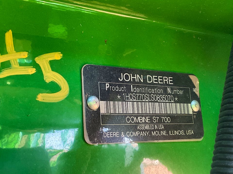 John Deere S7 700