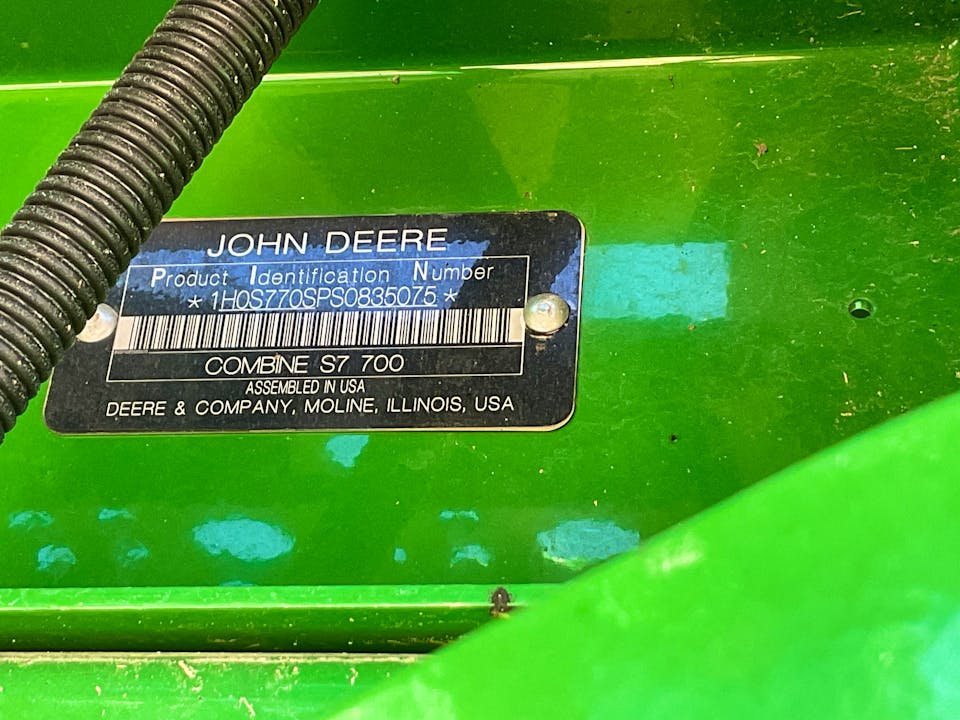 John Deere S7 700