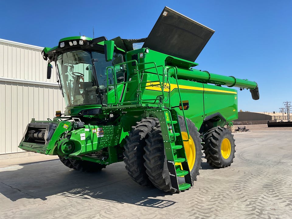 John Deere S7 700
