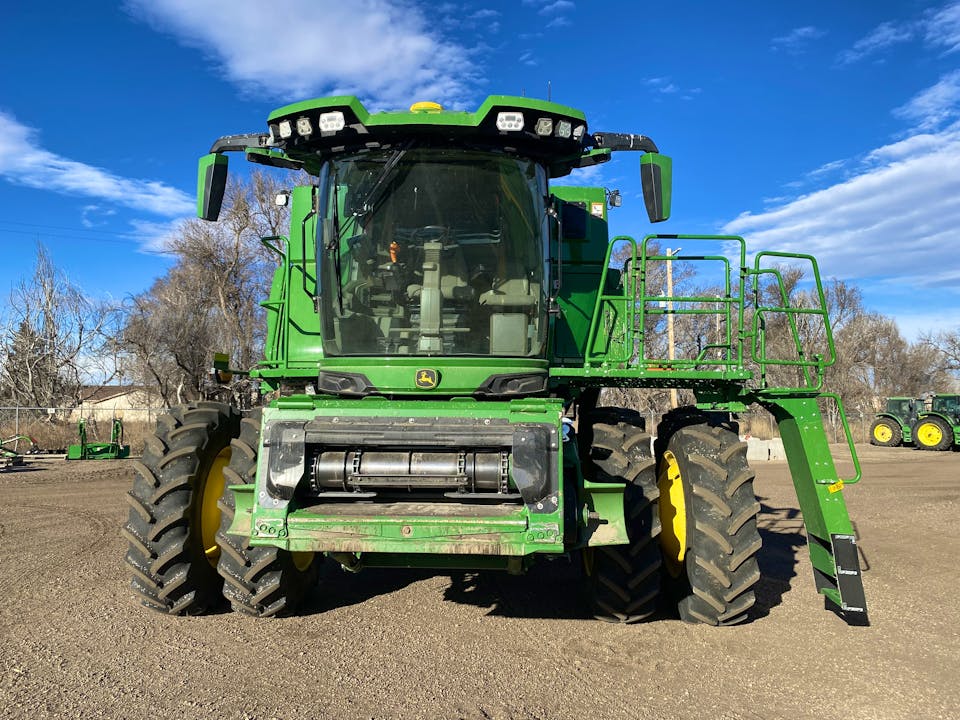 John Deere S7 700