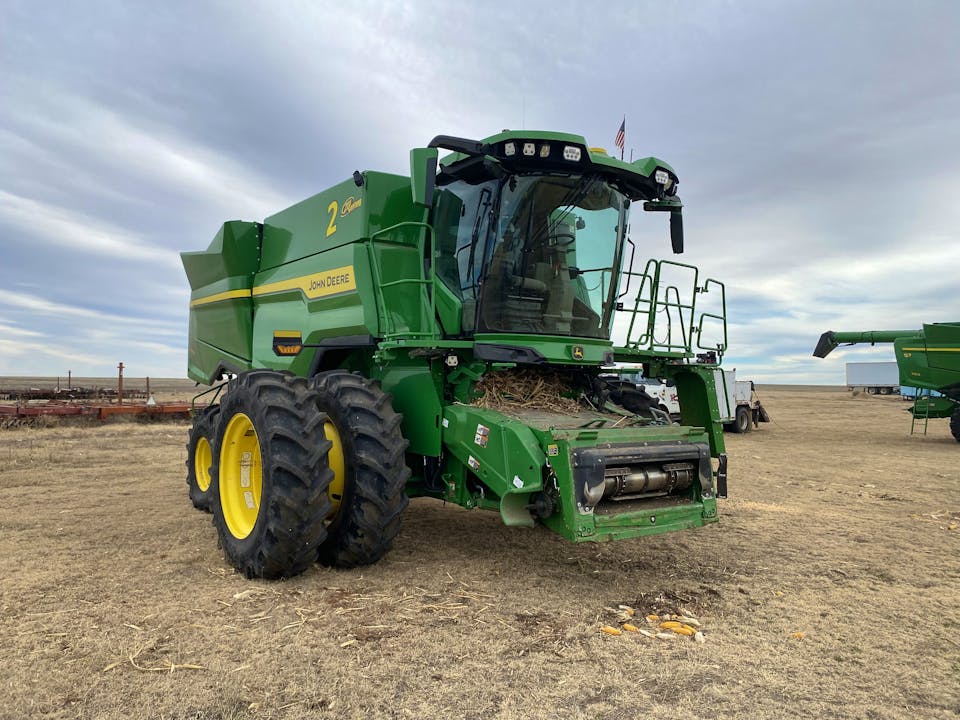 John Deere S7 700