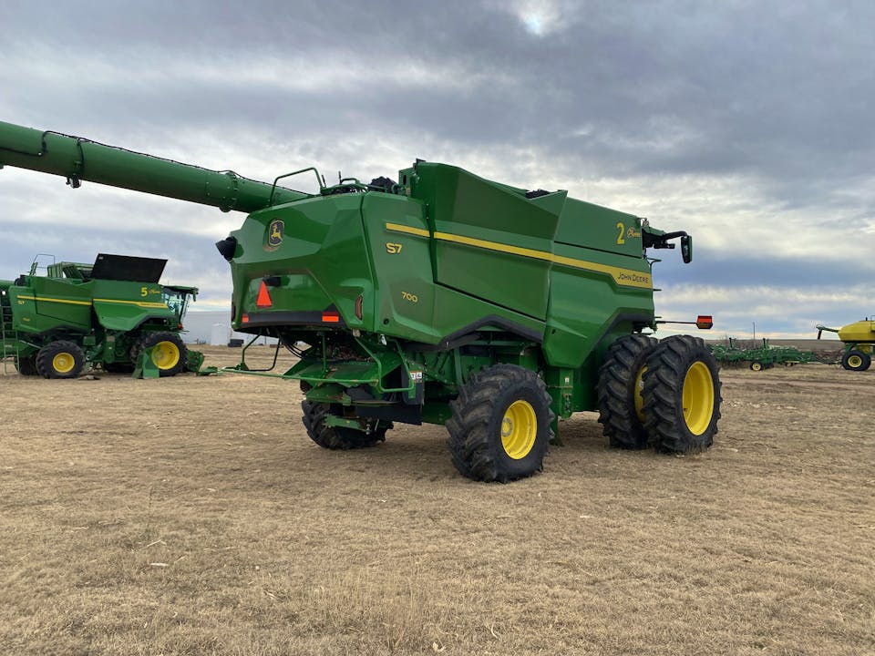 John Deere S7 700
