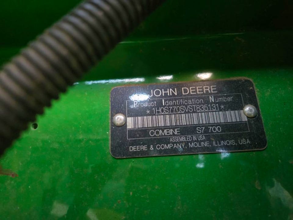 John Deere S7 700