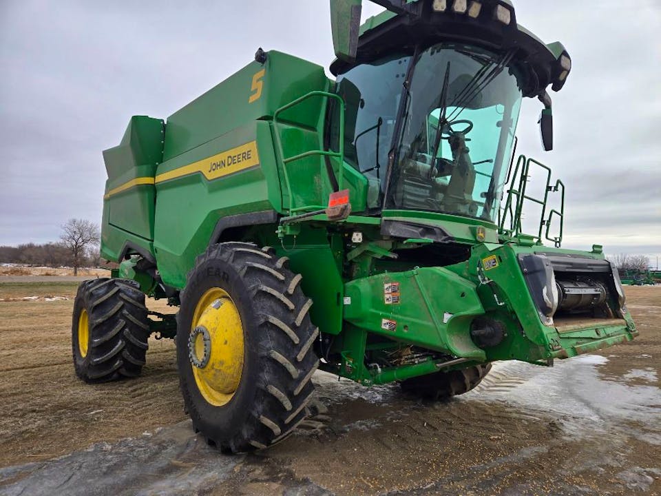 John Deere S7 700