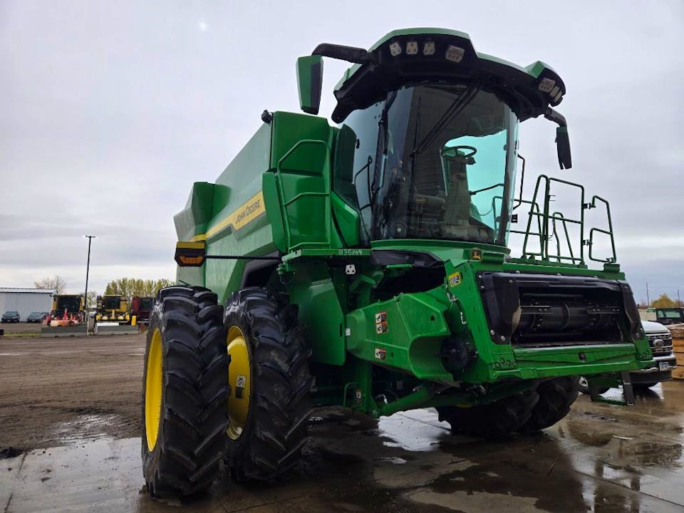 John Deere S7 700
