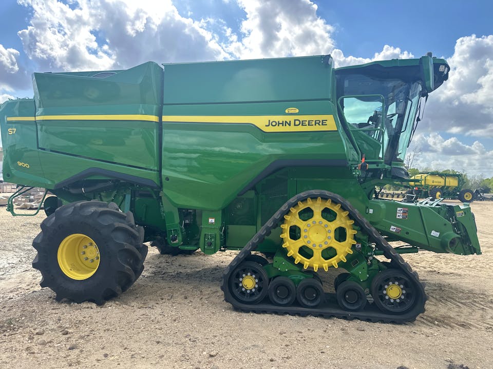John Deere S7 900