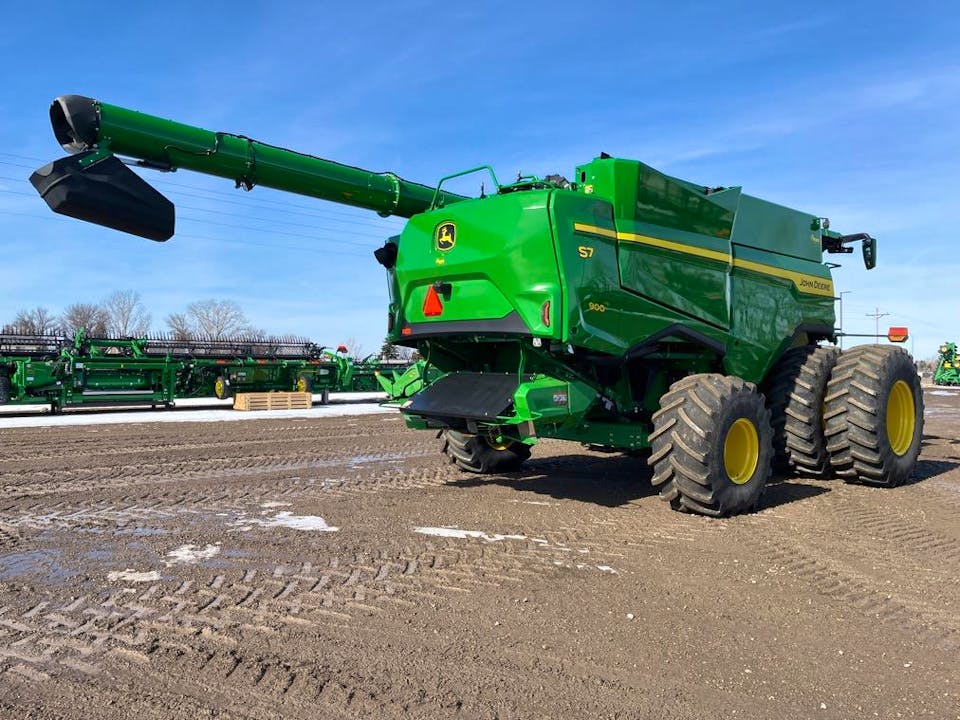 John Deere S7 900