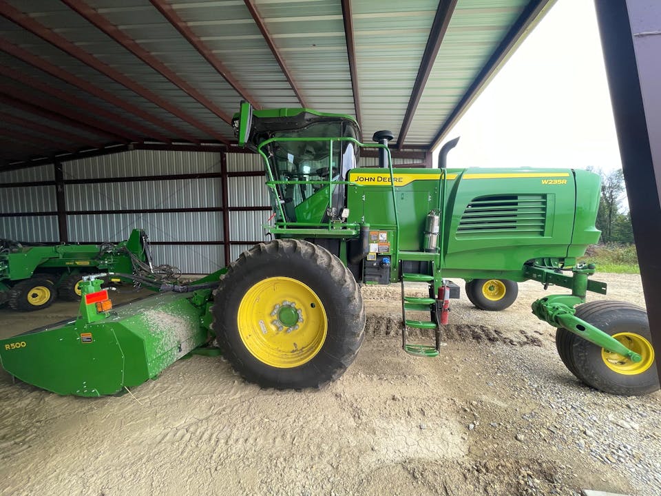 John Deere W235R