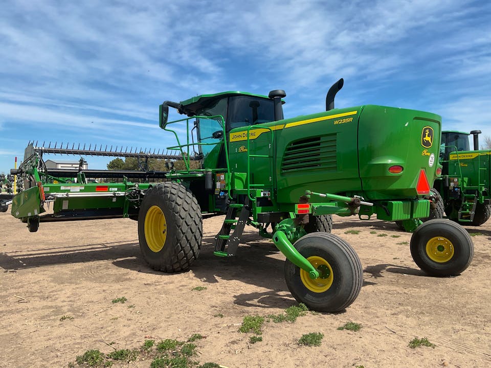 John Deere W235R