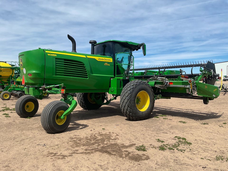 John Deere W235R