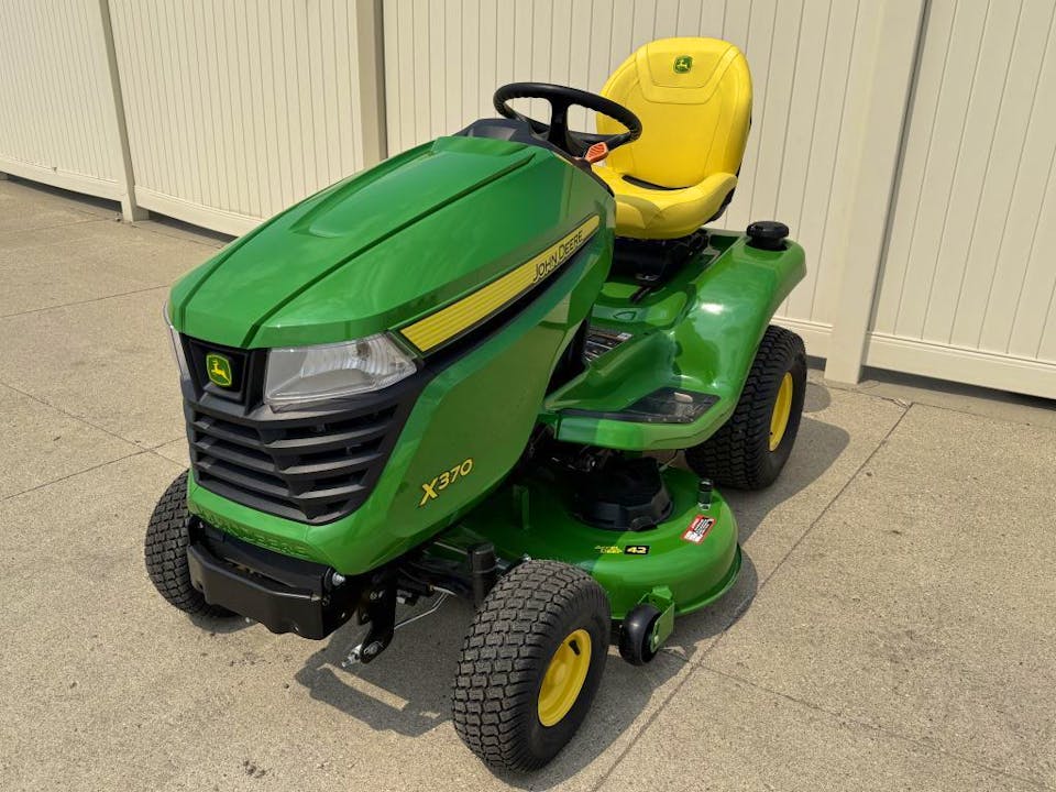 John Deere X370