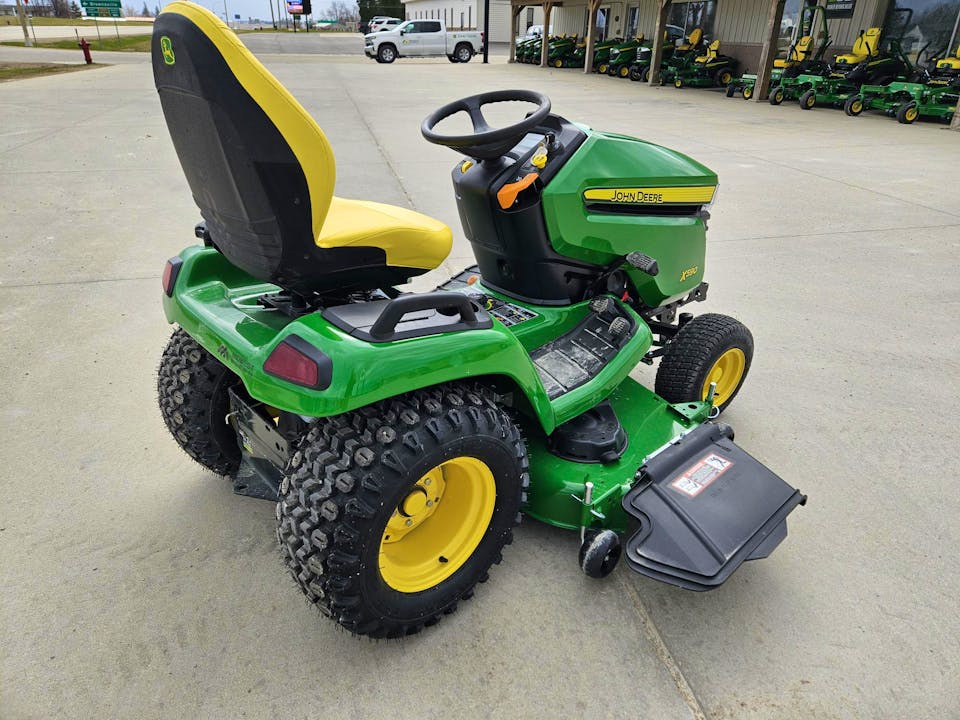 John Deere X590
