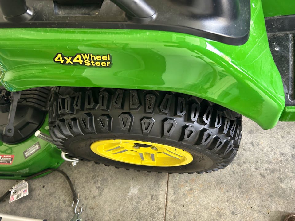 John Deere X739