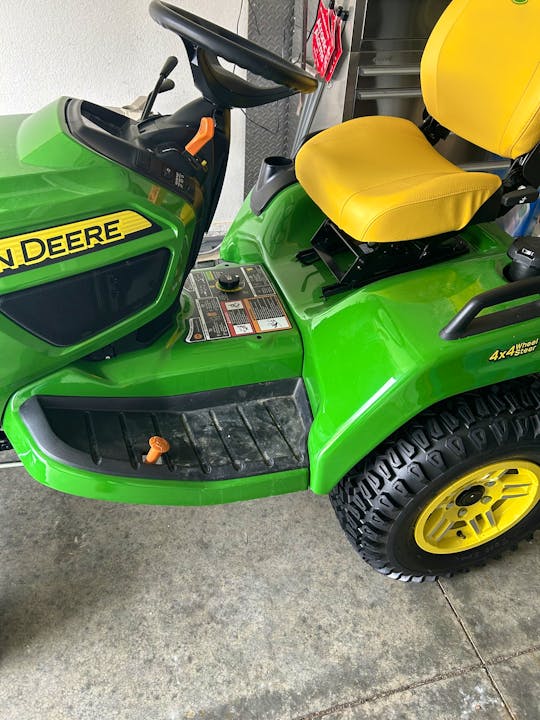 John Deere X739