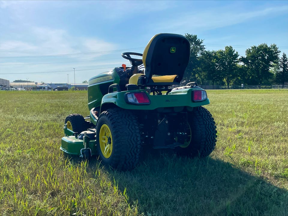 John Deere X739