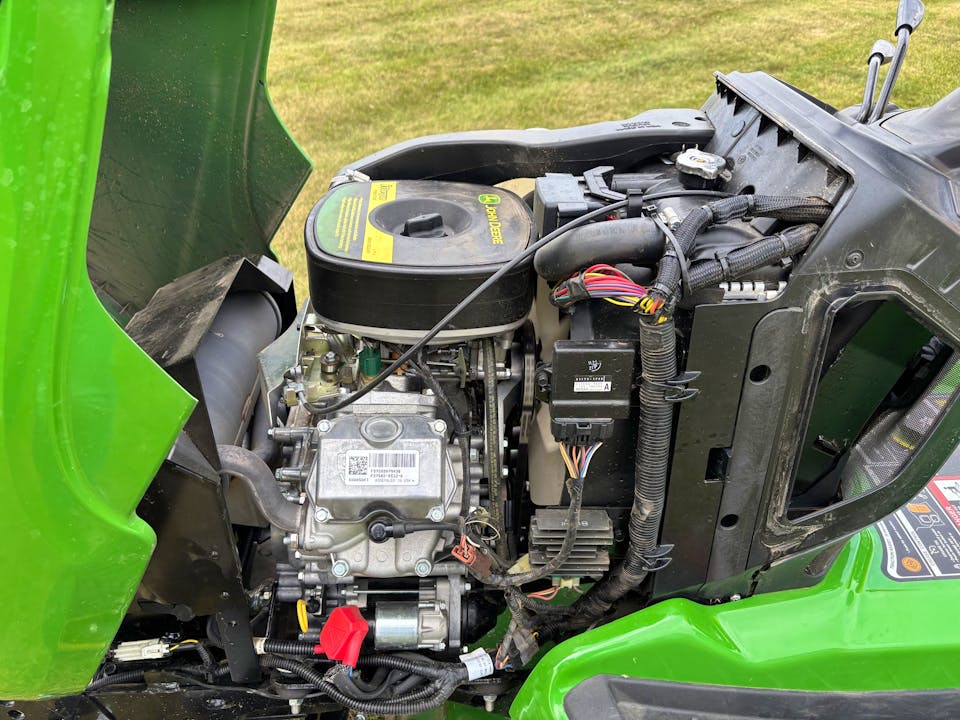John Deere X739