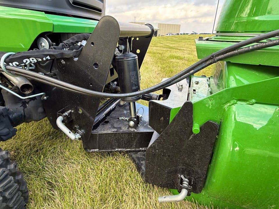 John Deere X739