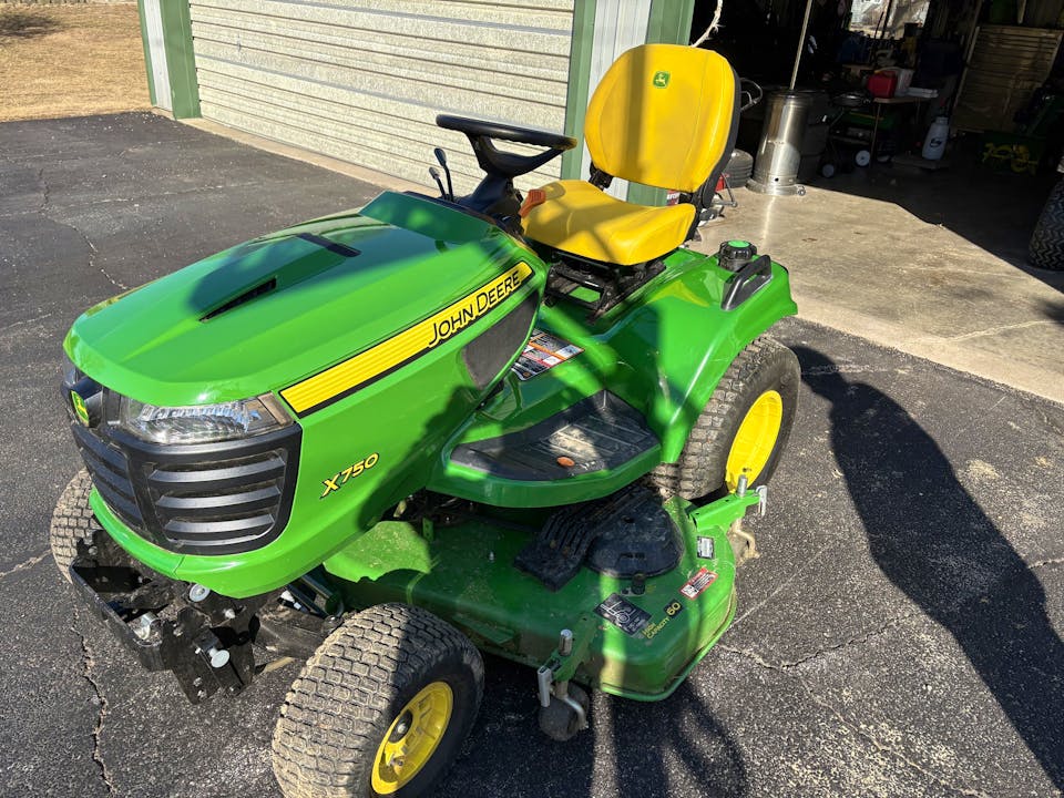 John Deere X750