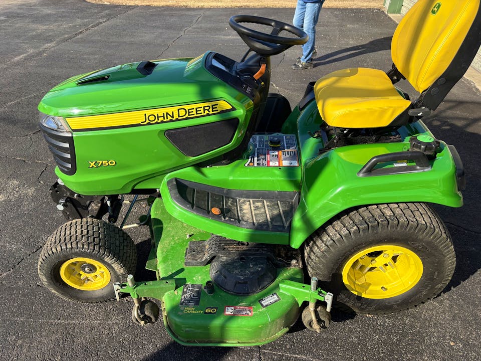 John Deere X750