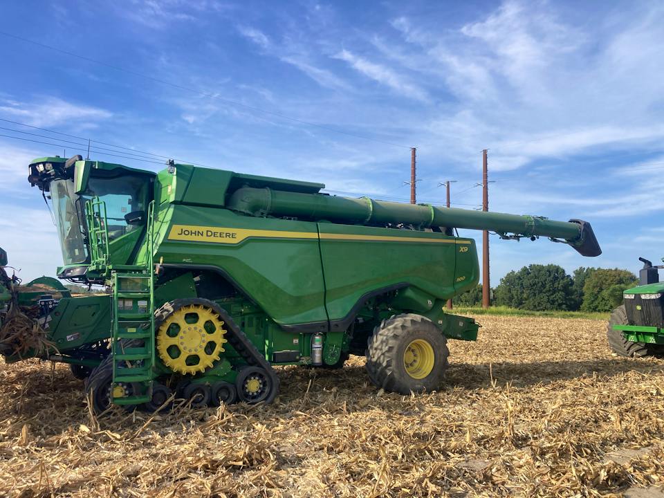 John Deere X9 1100