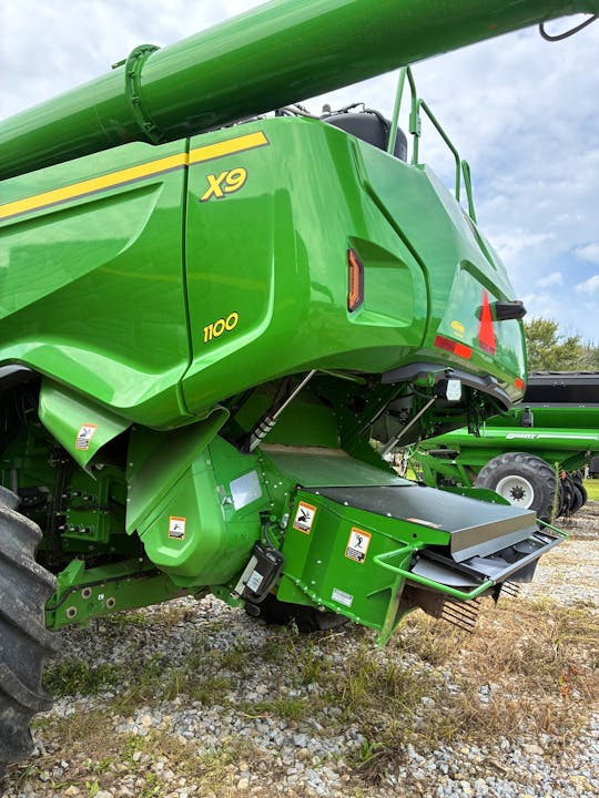 John Deere X9 1100