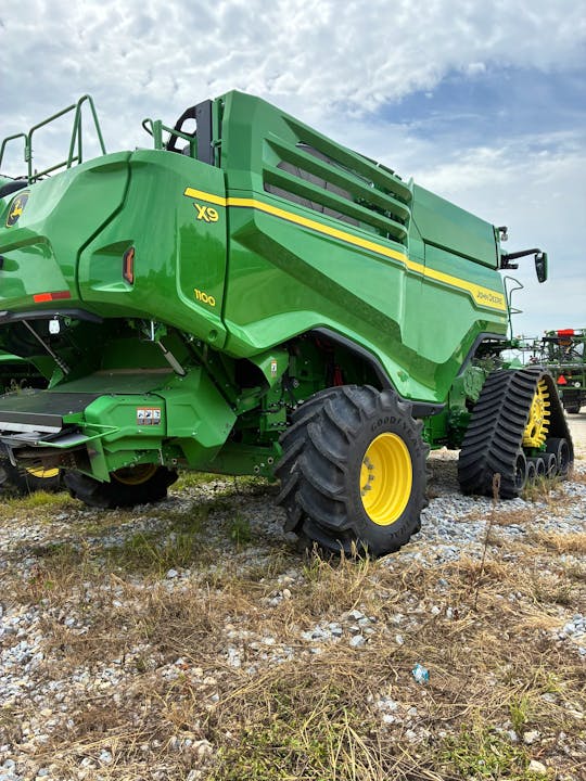 John Deere X9 1100