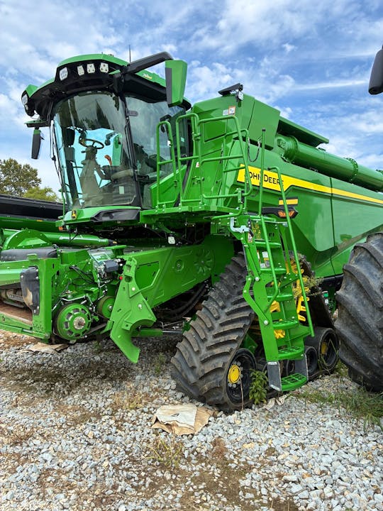 John Deere X9 1100