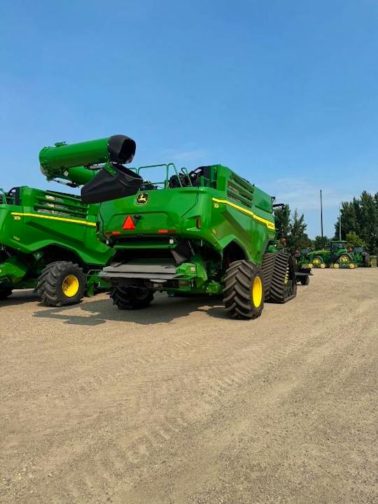 John Deere X9 1100