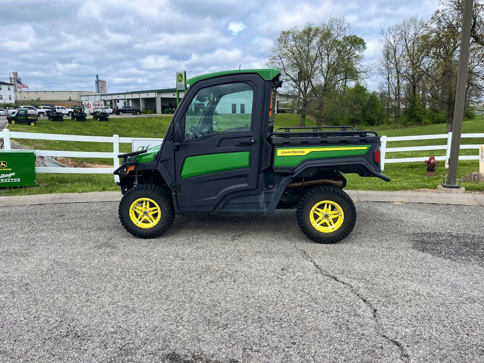 John Deere XUV845R Premium Cab