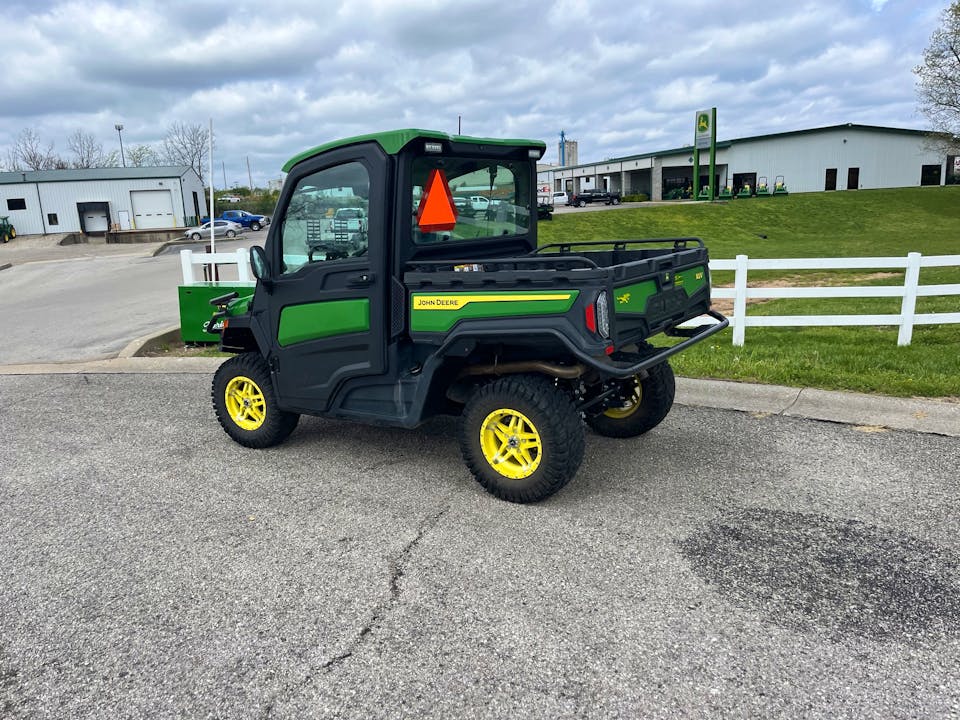 John Deere XUV845R Premium Cab
