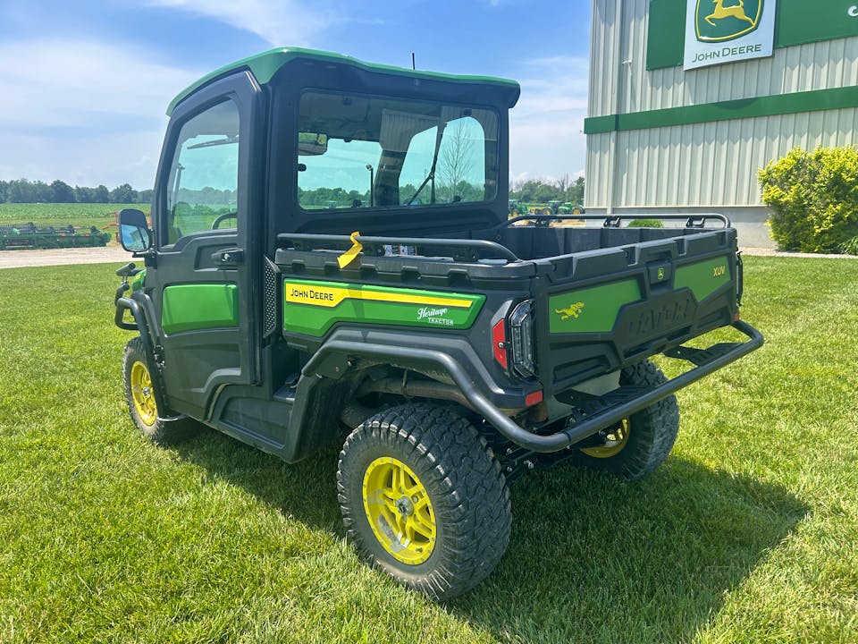 John Deere XUV845R Premium Cab