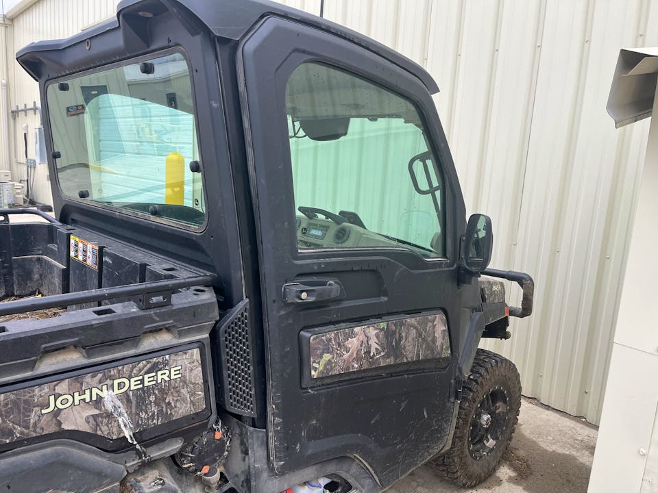 John Deere XUV845R Premium Cab