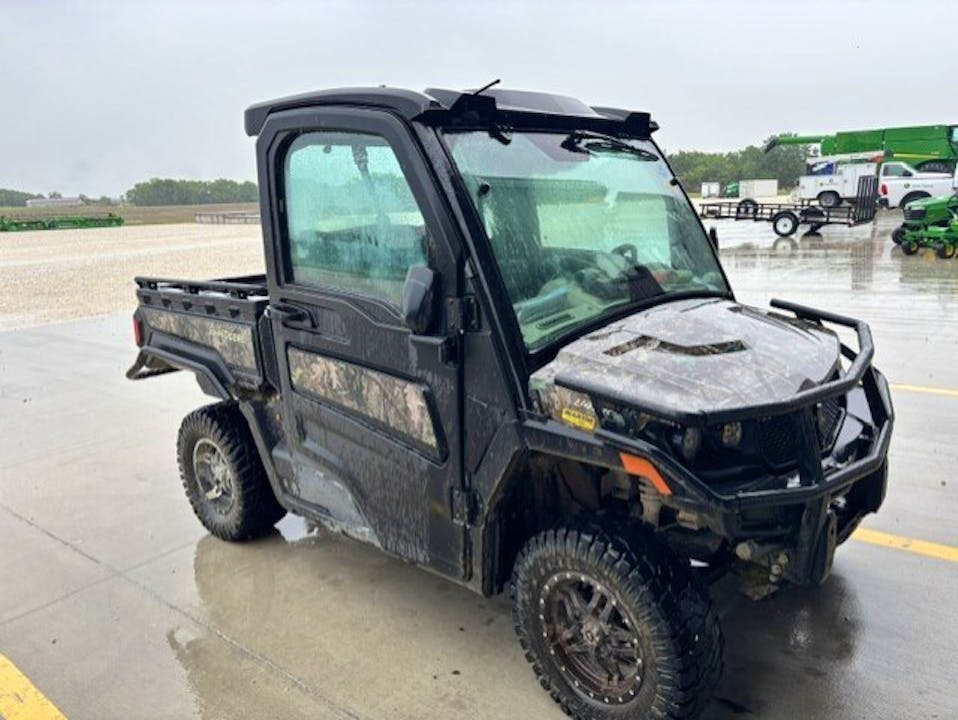 John Deere XUV845R Premium Cab