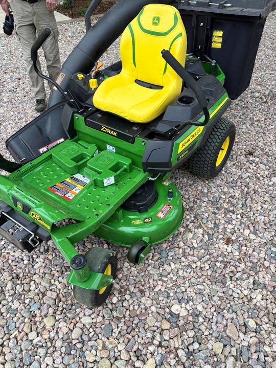 John Deere Z320M