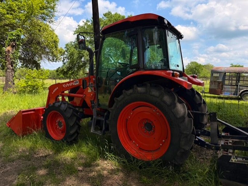 Kubota M4 071 HDC Deluxe