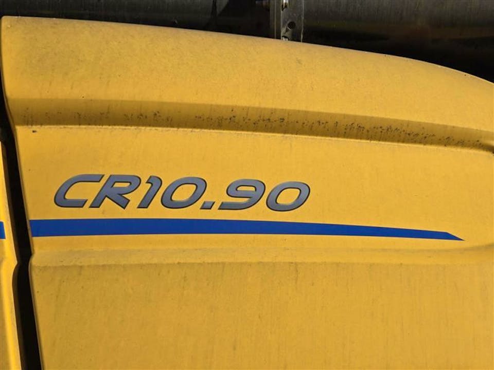 New Holland CR1090